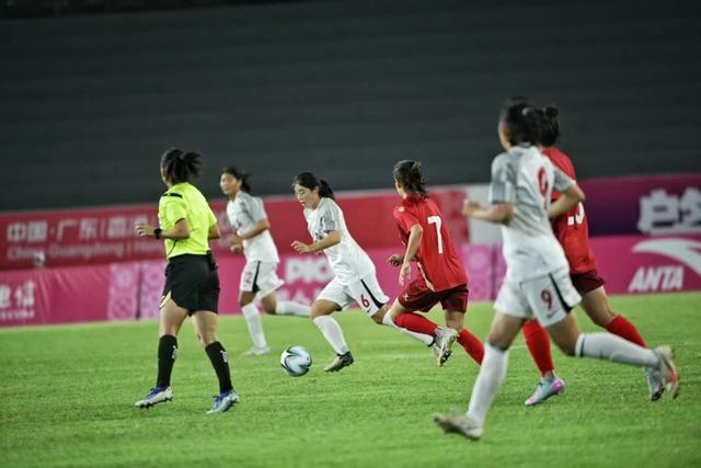 包含热血激荡！女足国家队备战冠军争夺战的词条