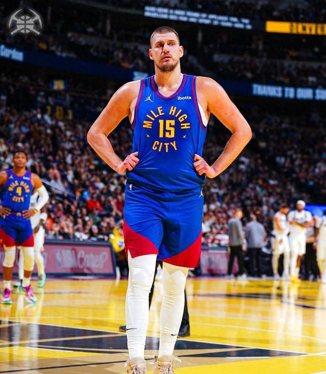 快船大胜独行侠,东契奇状态低迷 快船大胜独行侠,东契奇状态低迷