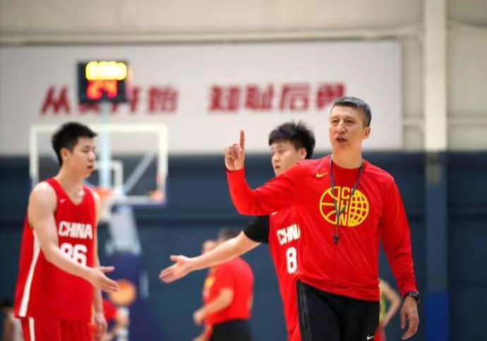 东亚球队集结备战，备受关注