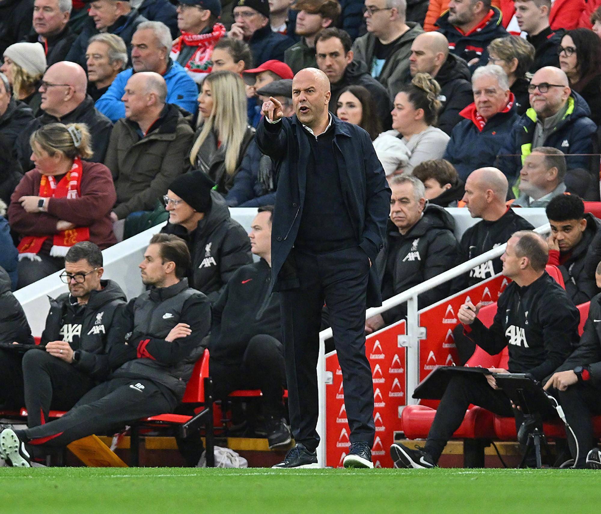 曼城客场逆转击败对手，领先英超榜首